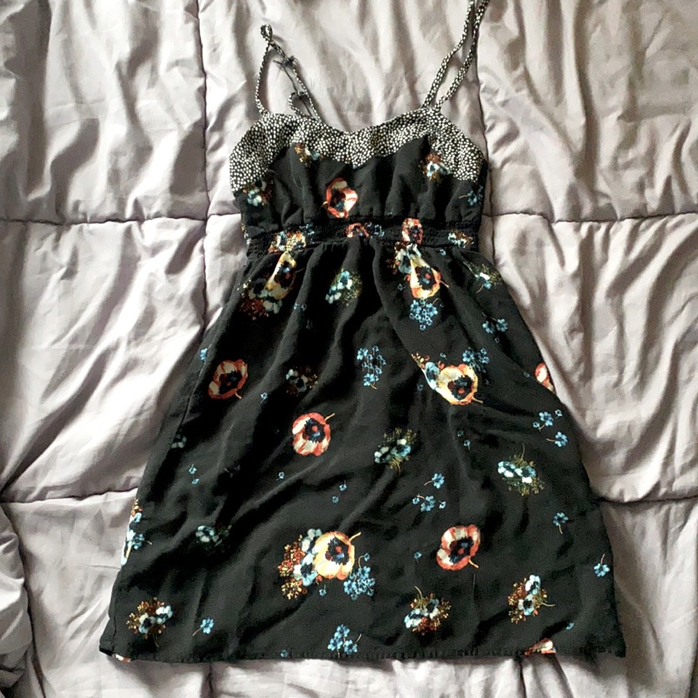 summer dress, black and white w flowers!